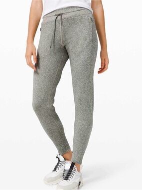 LULULEMON Textured Jogger 8